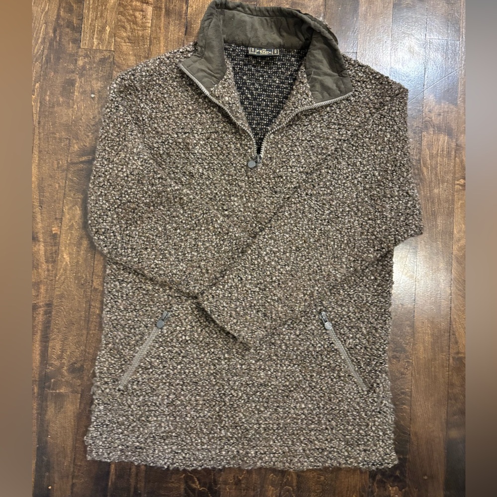 Vintage Fendi sweater/ size 6-8